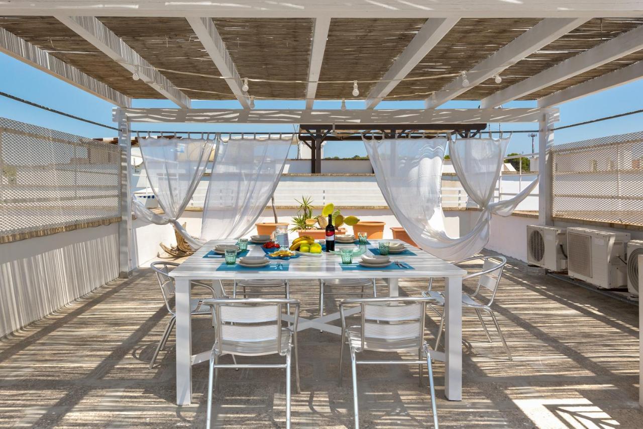 Apartamento L'Attico Di Lido Marini Exterior foto